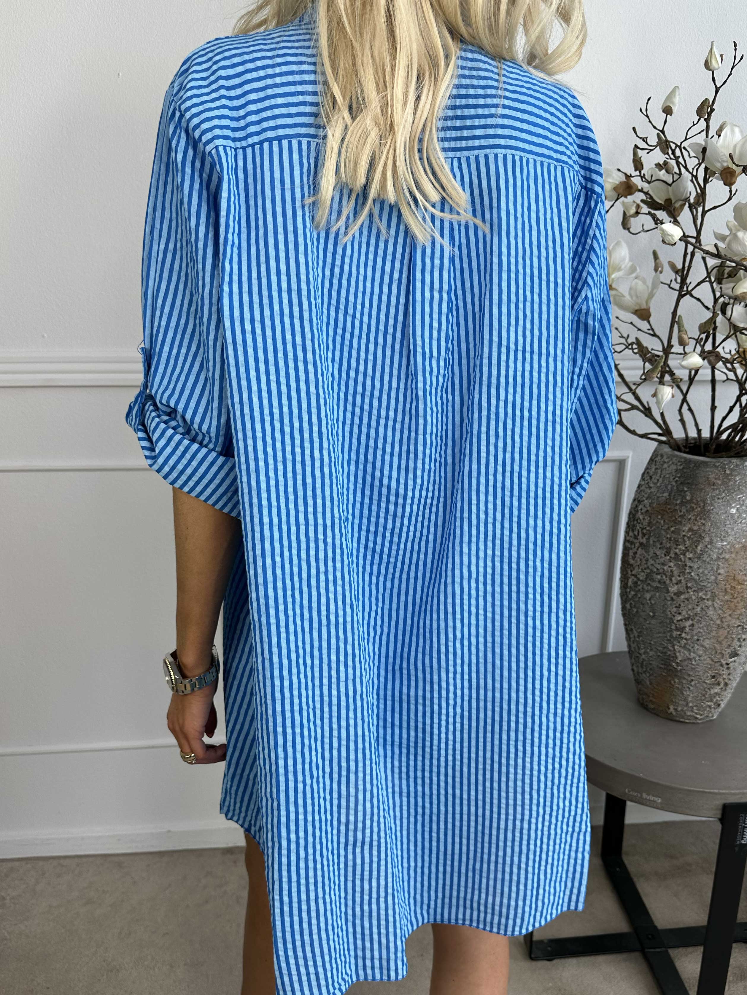 Carmina - Randig bomullsskjorta med bröstfickor